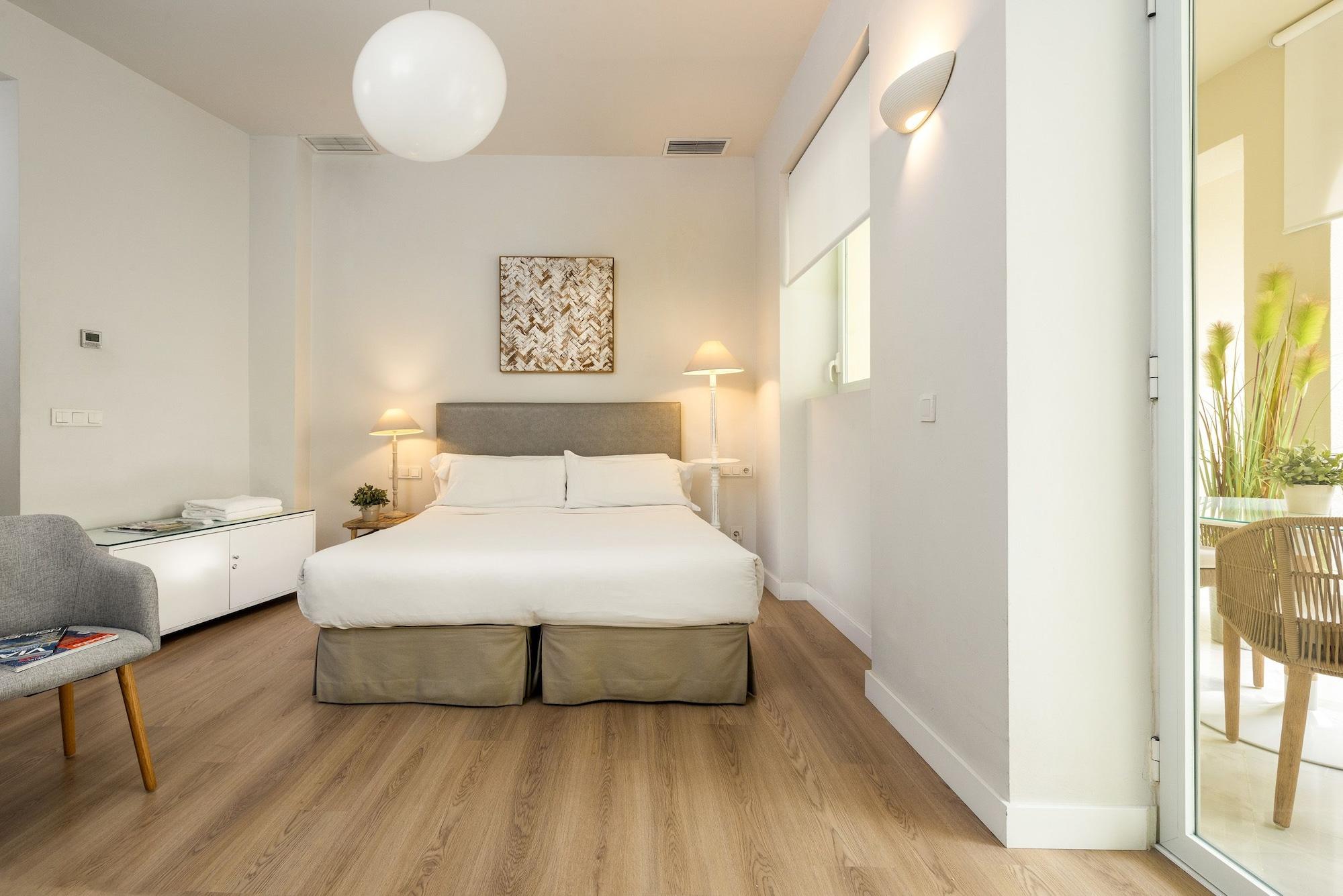 Suites Sevilla Plaza Экстерьер фото