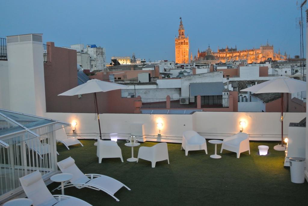 Suites Sevilla Plaza Экстерьер фото