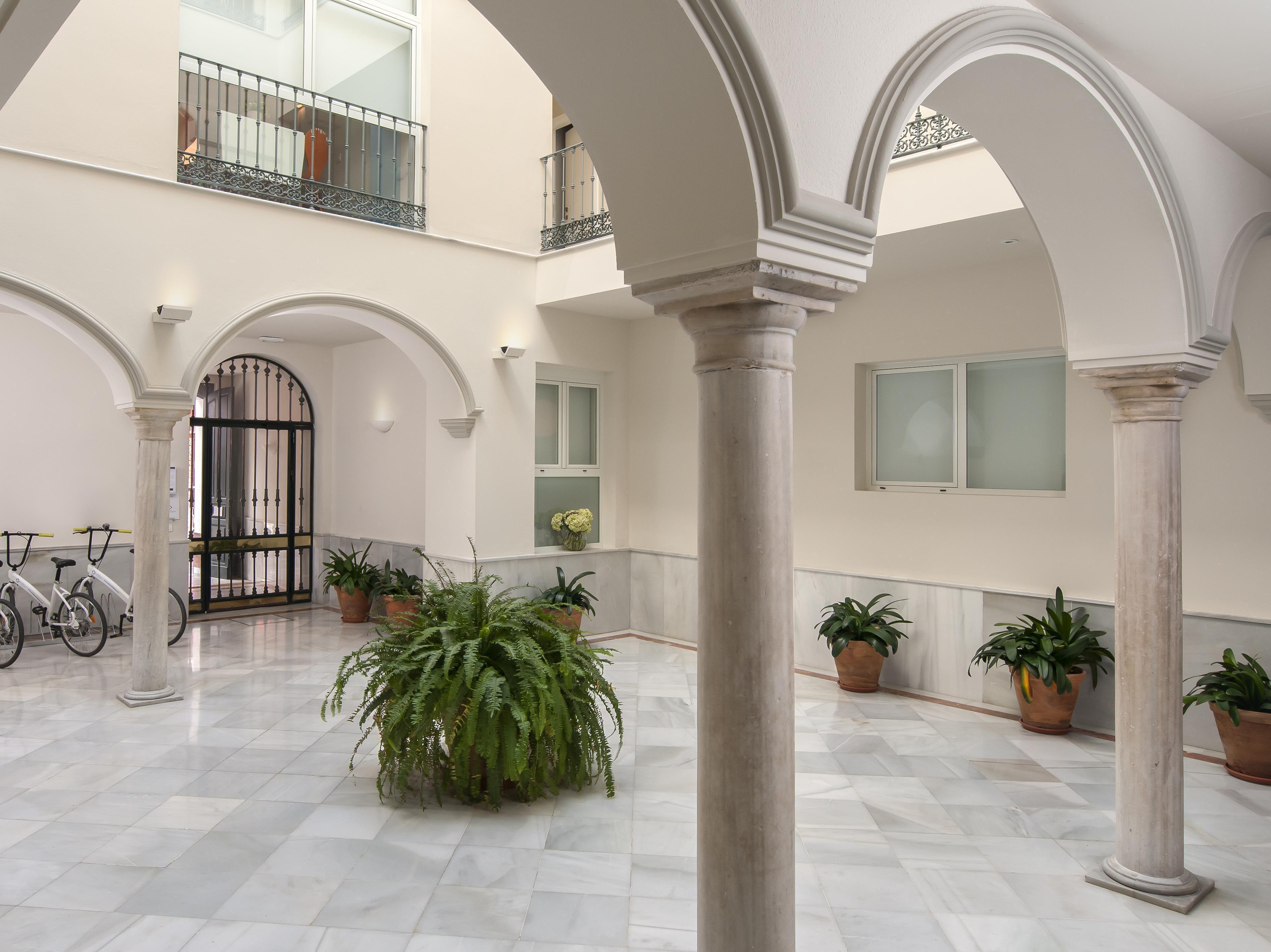 Suites Sevilla Plaza Экстерьер фото