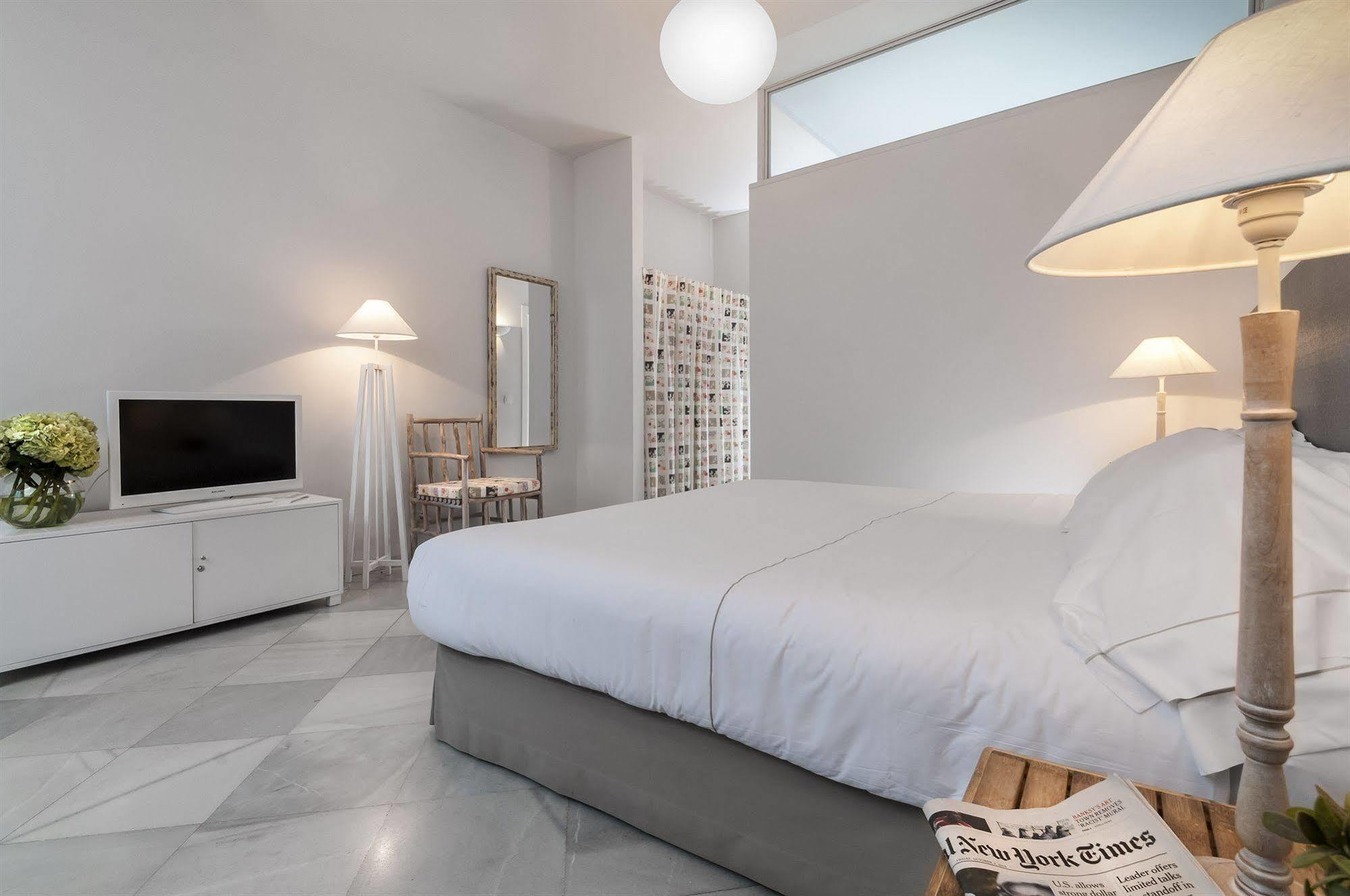 Suites Sevilla Plaza Экстерьер фото