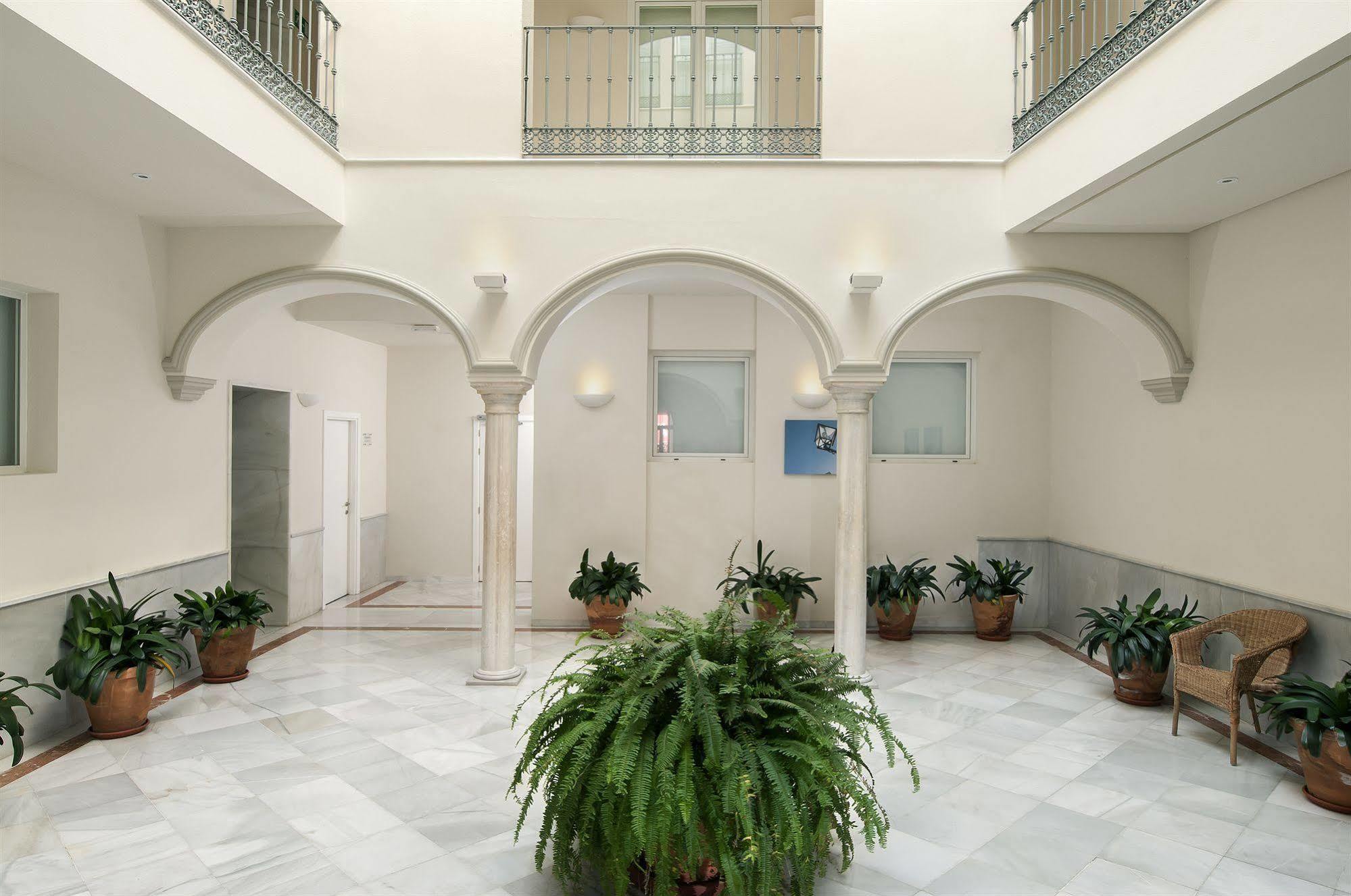 Suites Sevilla Plaza Экстерьер фото