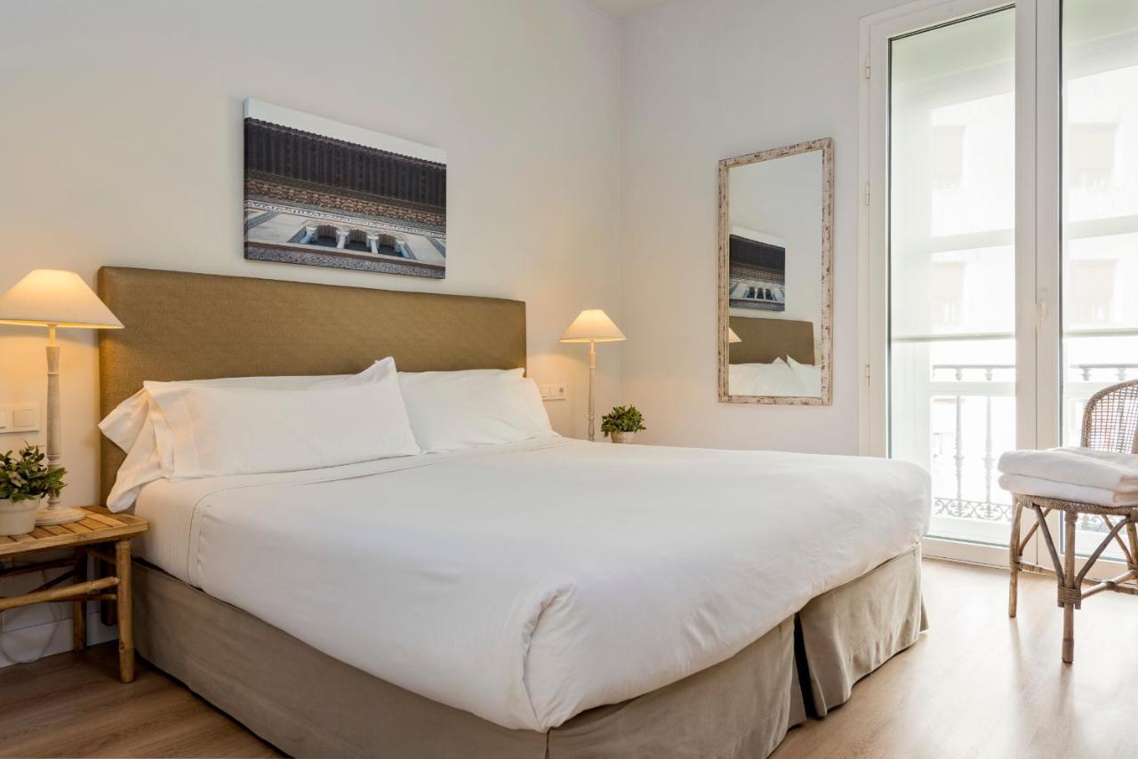 Suites Sevilla Plaza Экстерьер фото